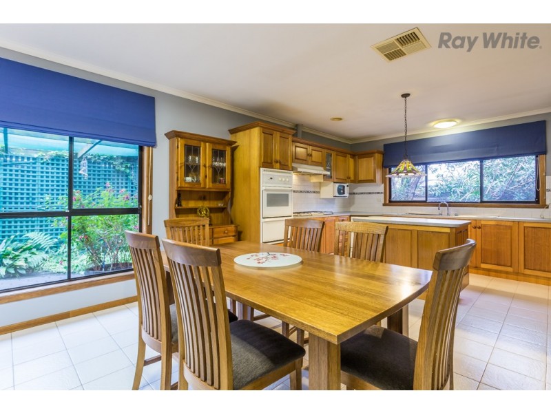 2 Oates Court, Taylors Lakes VIC 3038