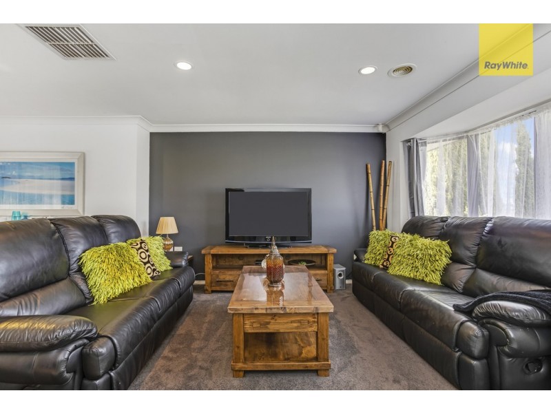 25 Kanmore Crescent, Hillside VIC 3037