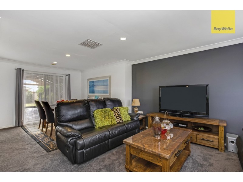 25 Kanmore Crescent, Hillside VIC 3037