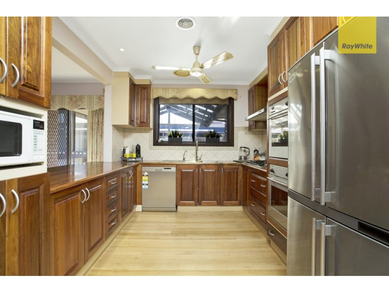 3 Akma Court, Taylors Lakes VIC 3038