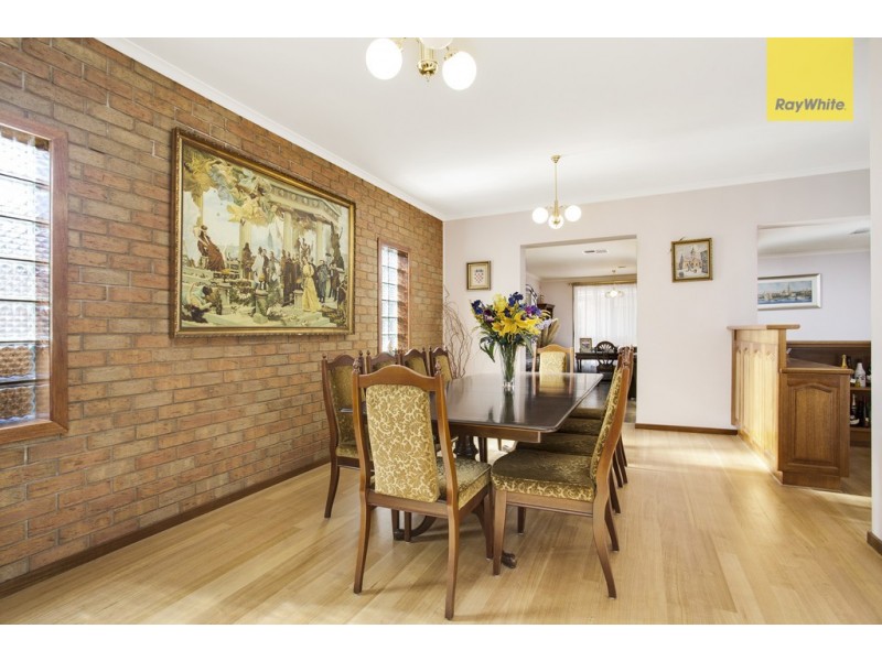 3 Akma Court, Taylors Lakes VIC 3038