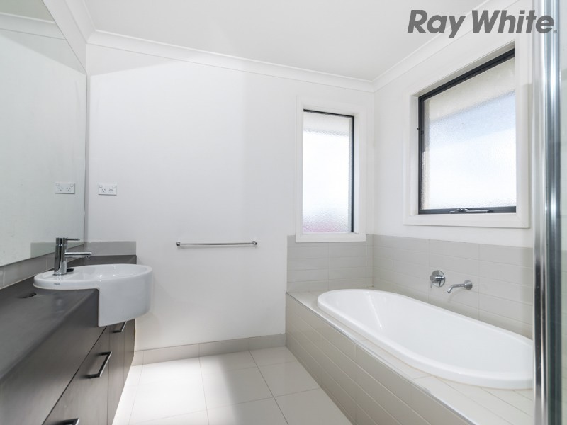 35 Belleville Close, Burnside Heights VIC 3023