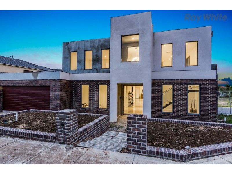 8 Wendover Crescent, Hillside VIC 3037