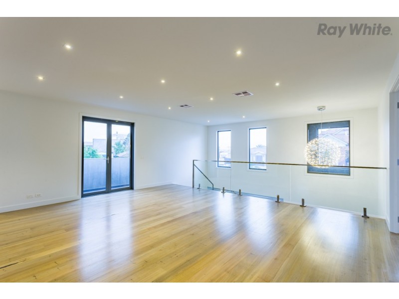 8 Wendover Crescent, Hillside VIC 3037