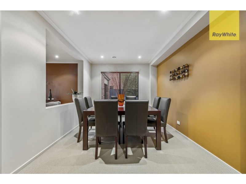 5 Vaucluse Blvd, Taylors Hill VIC 3037