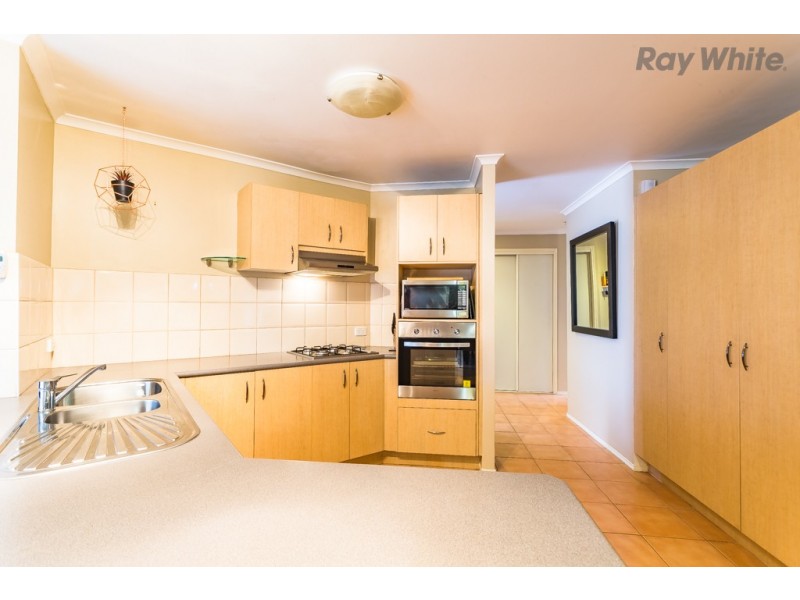 46 Kenswick Drive, Hillside VIC 3037