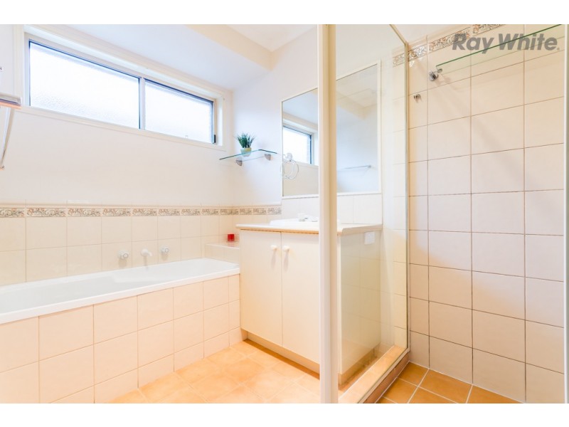 46 Kenswick Drive, Hillside VIC 3037