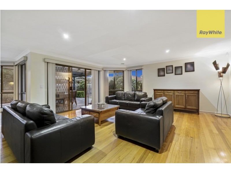 1 Clifton Court, Taylors Lakes VIC 3038