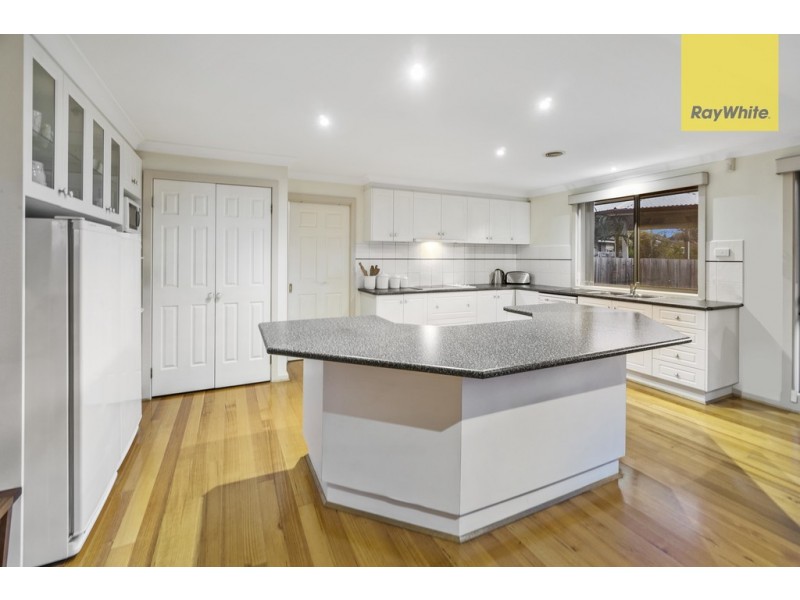 1 Clifton Court, Taylors Lakes VIC 3038