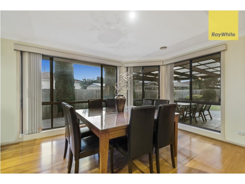 1 Clifton Court, Taylors Lakes VIC 3038