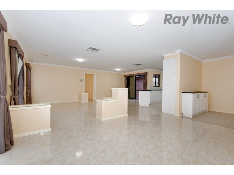 23 Martens Court, Taylors Lakes VIC 3038