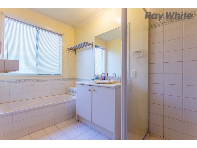 12 Manerlong Way, Sydenham VIC 3037