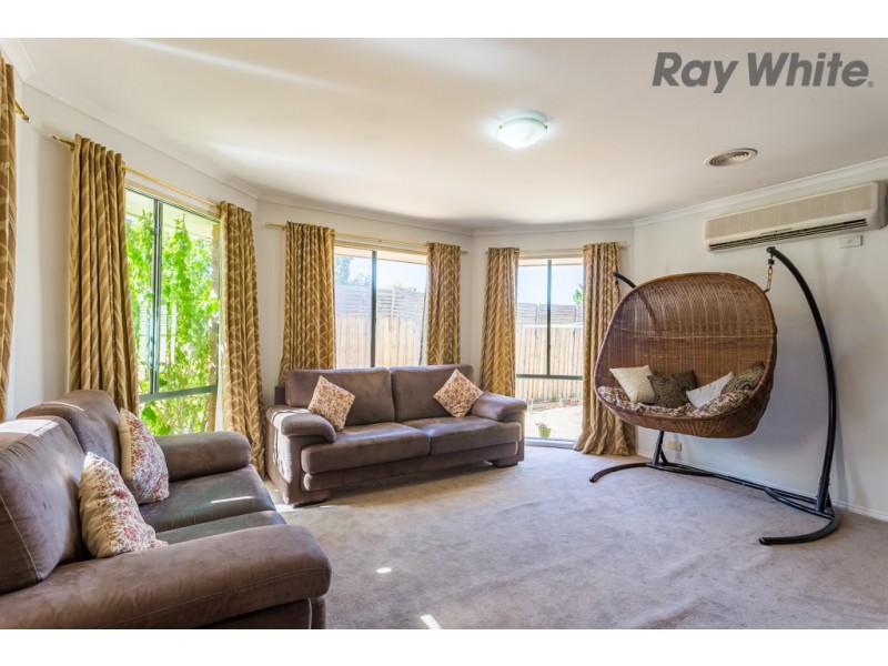 12 Manerlong Way, Sydenham VIC 3037
