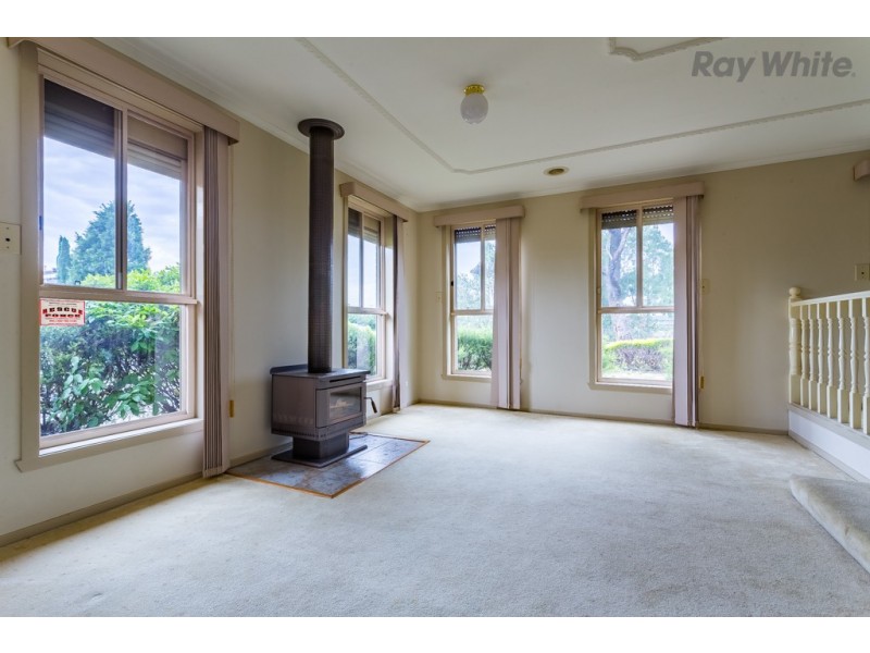 2 Parmelia Drive, Taylors Lakes VIC 3038