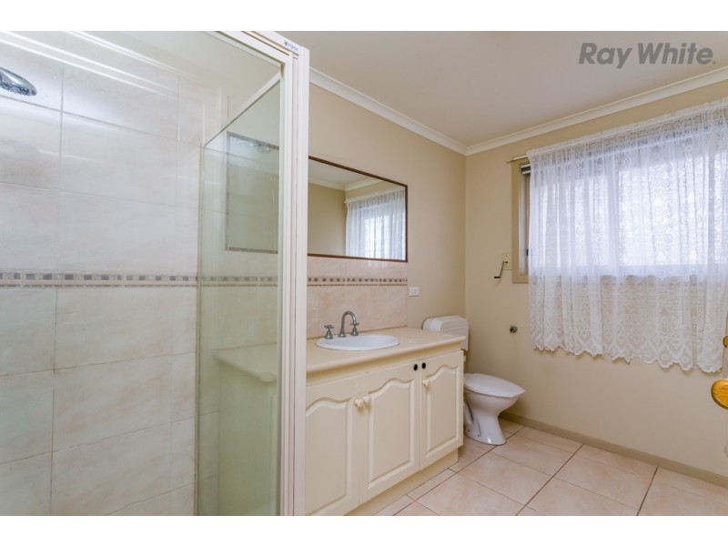2 Parmelia Drive, Taylors Lakes VIC 3038