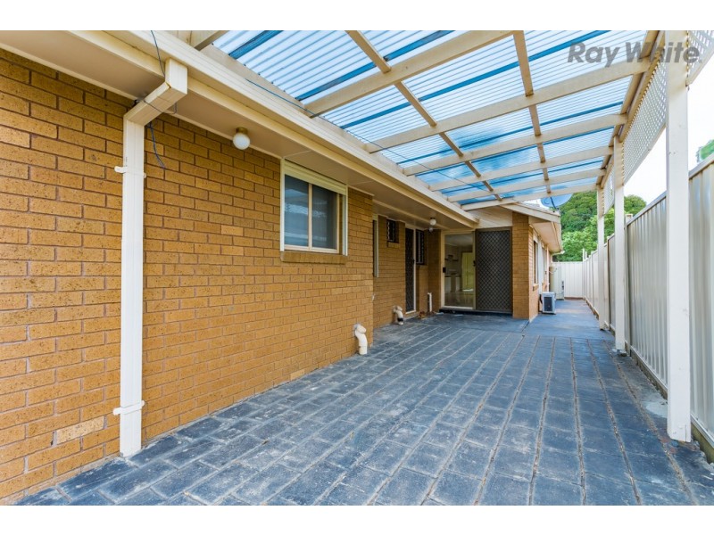 2 Parmelia Drive, Taylors Lakes VIC 3038