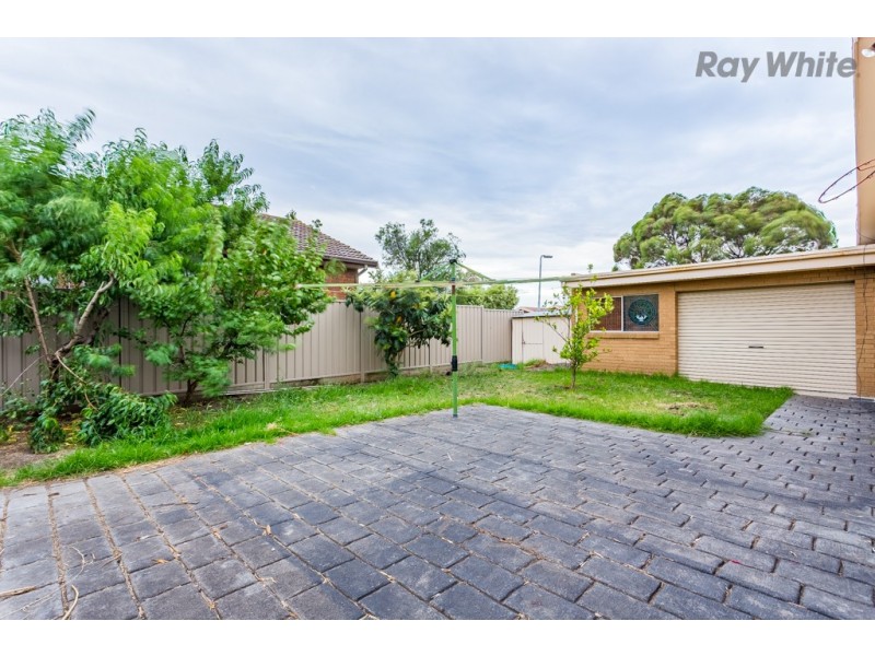 2 Parmelia Drive, Taylors Lakes VIC 3038