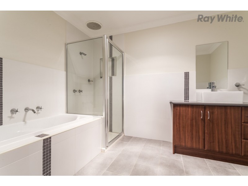 5 Elm Tree Close, Taylors Hill VIC 3037