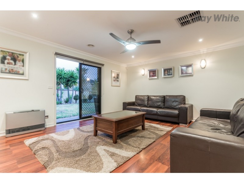 5 Elm Tree Close, Taylors Hill VIC 3037