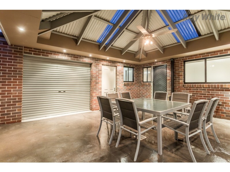 5 Elm Tree Close, Taylors Hill VIC 3037