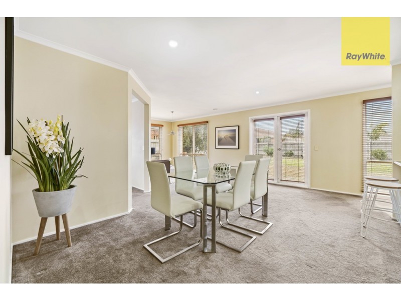 12 Trindall place, Taylors Lakes VIC 3038