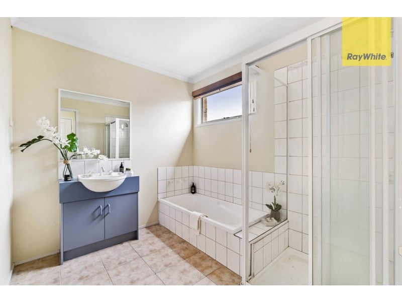 12 Trindall place, Taylors Lakes VIC 3038