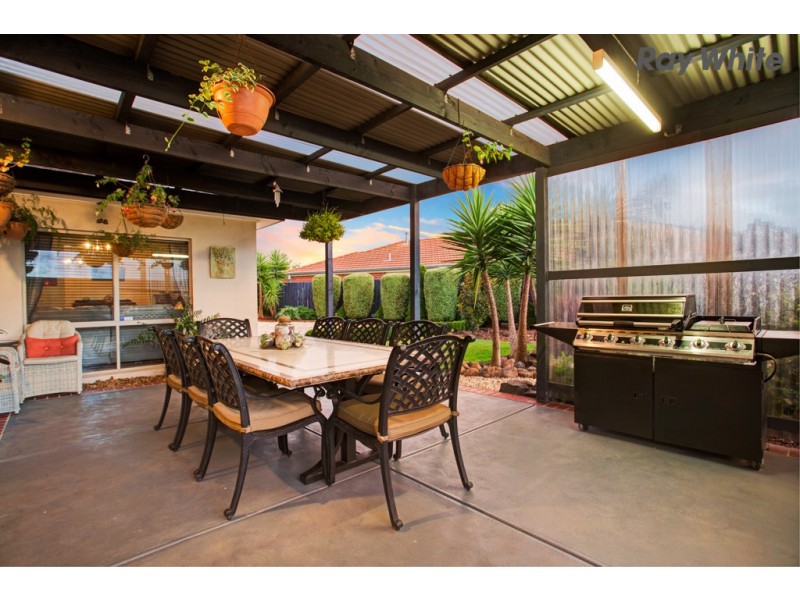 37 Perceval Crescent, Taylors Lakes VIC 3038