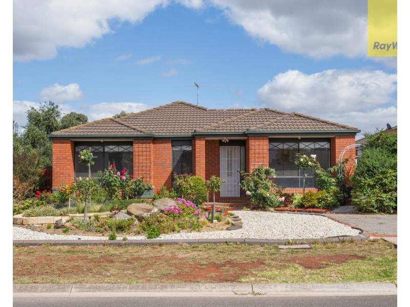 1 Perret Walk, Sydenham VIC 3037