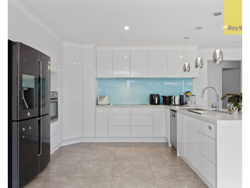 1 Perret Walk, Sydenham VIC 3037
