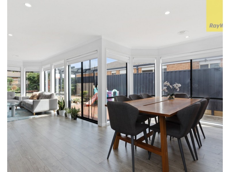 1 Perret Walk, Sydenham VIC 3037