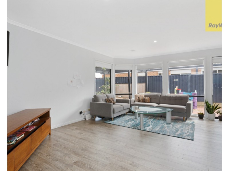 1 Perret Walk, Sydenham VIC 3037