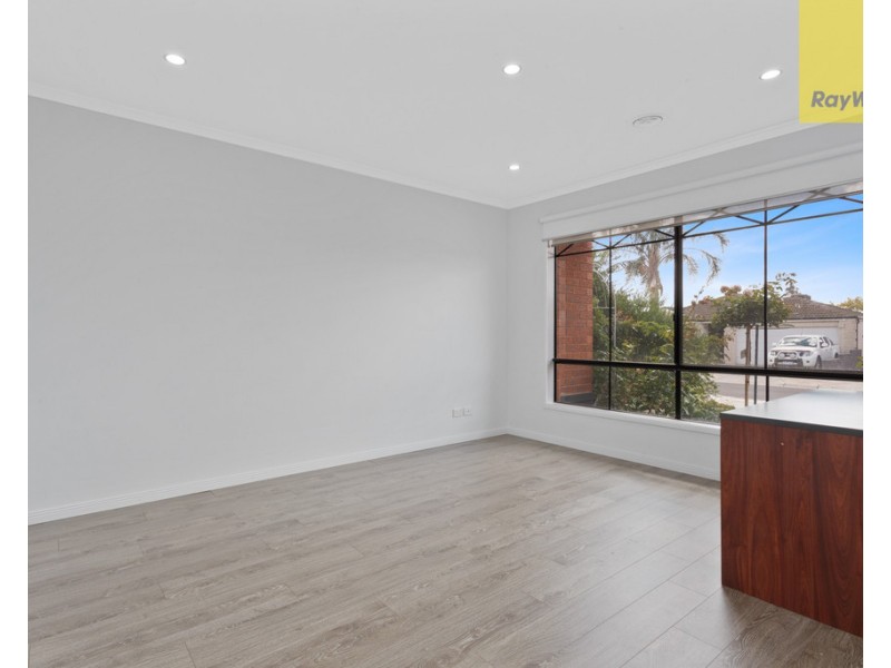 1 Perret Walk, Sydenham VIC 3037
