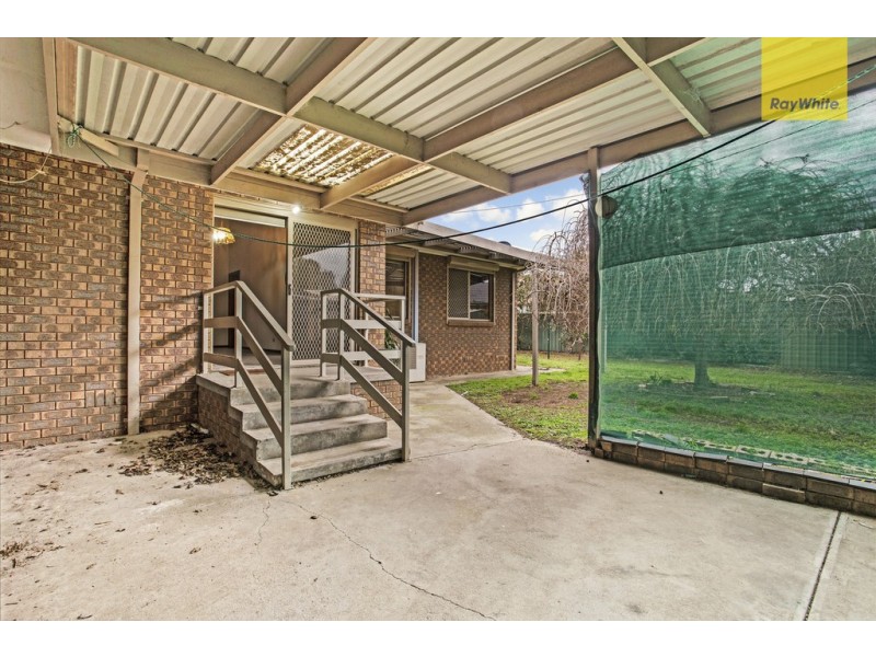 71 Parmelia Drive, Taylors Lakes VIC 3038