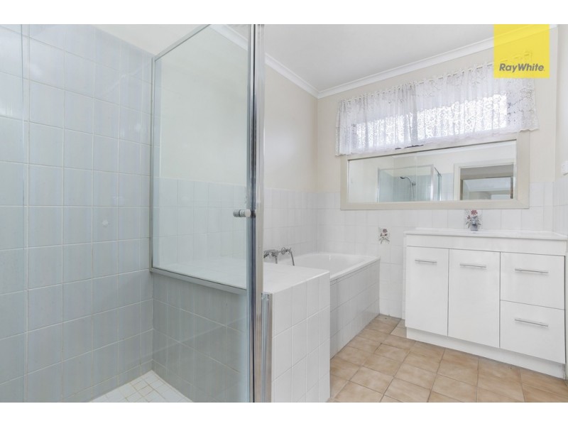 1 Ensign Grove, Taylors Lakes VIC 3038