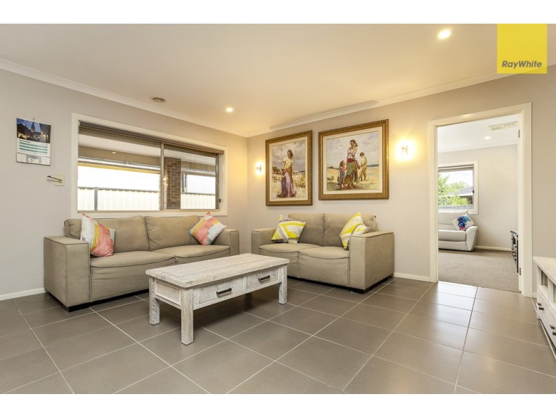 73 George Street, Taylors Hill VIC 3037
