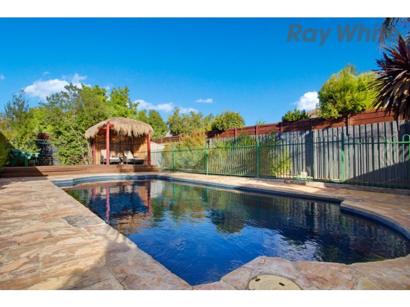 8 Wildflower Court, Hillside VIC 3037