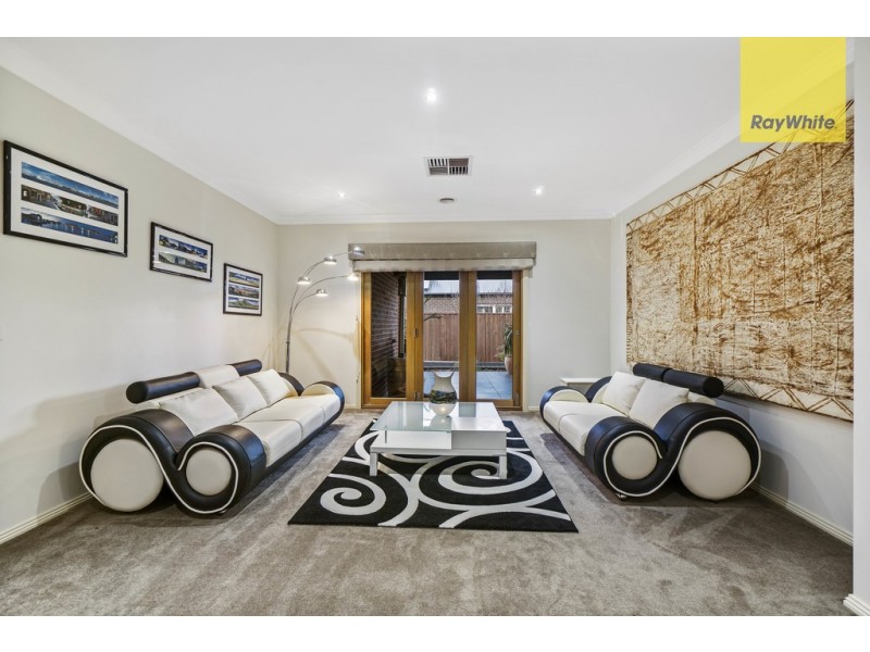 30 Double Bay Drive, Taylors Hill VIC 3037