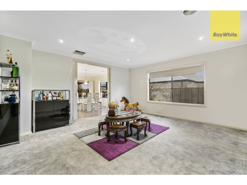 30 Double Bay Drive, Taylors Hill VIC 3037