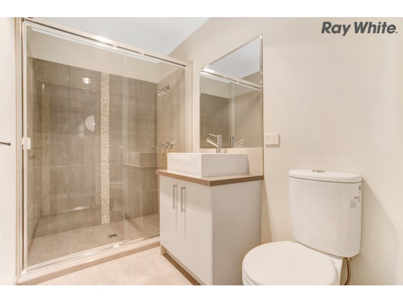 13 Armstrong Walk, Plumpton VIC 3335