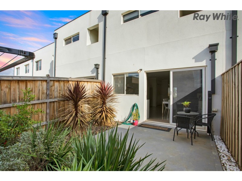13 Armstrong Walk, Plumpton VIC 3335