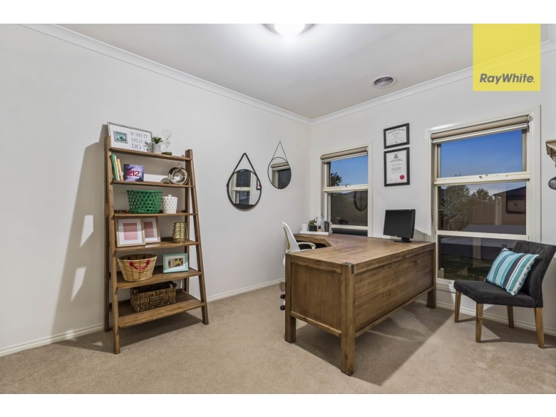 25 Litchfield Way, Taylors Hill VIC 3037