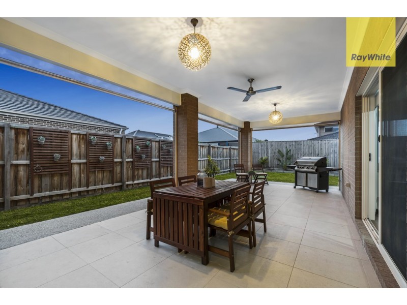 25 Litchfield Way, Taylors Hill VIC 3037