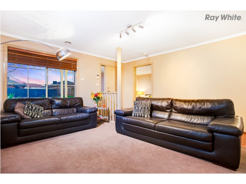 13 Loddon Drive, Taylors Hill VIC 3037