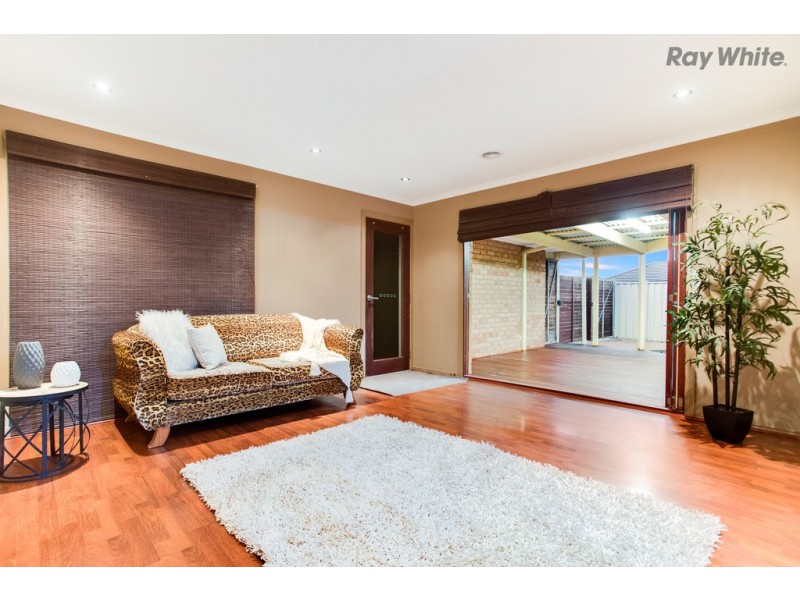 13 Loddon Drive, Taylors Hill VIC 3037