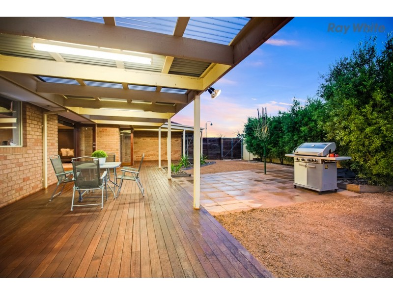 13 Loddon Drive, Taylors Hill VIC 3037