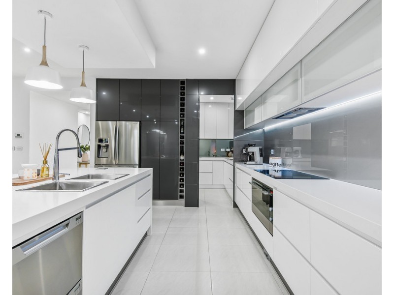 25 Cavenagh Terrace, Taylors Hill VIC 3037