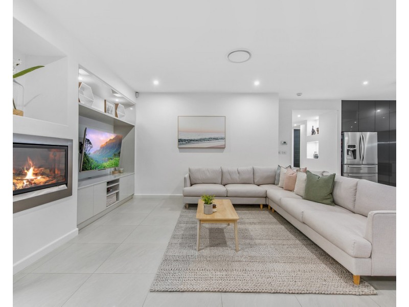 25 Cavenagh Terrace, Taylors Hill VIC 3037