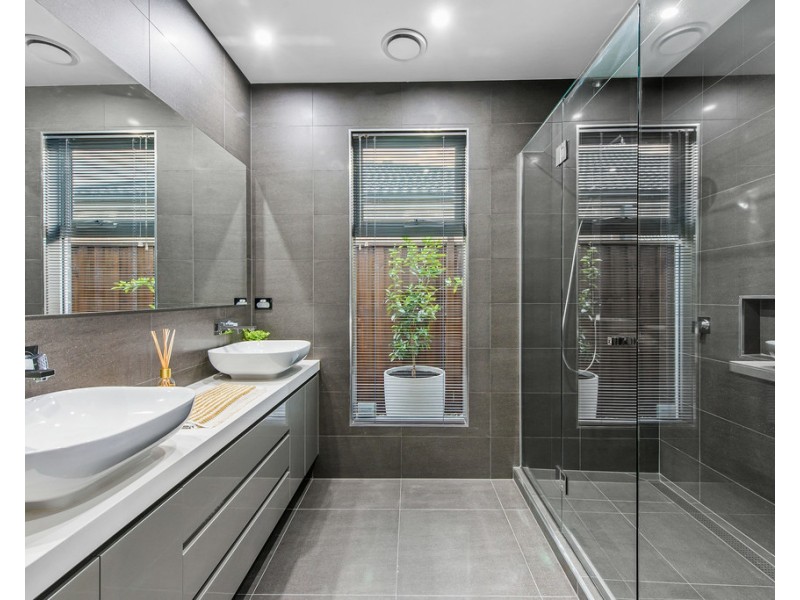 25 Cavenagh Terrace, Taylors Hill VIC 3037