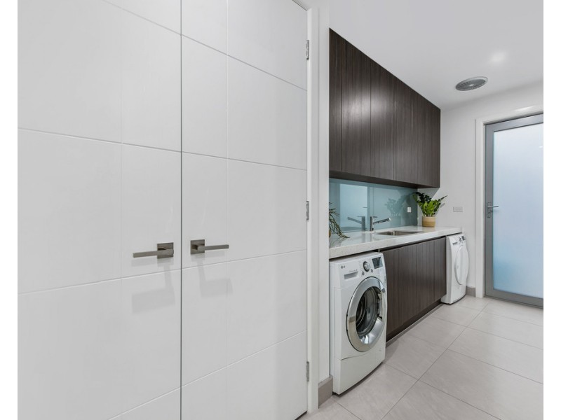 25 Cavenagh Terrace, Taylors Hill VIC 3037