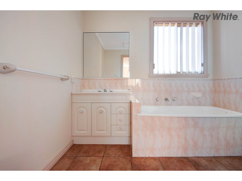 2/23 Santa Monica Street, Keilor Lodge VIC 3038